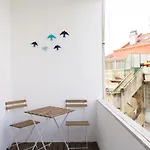 Lisbon Luxury Retreat! 2 Suites, Balcony & Views!!