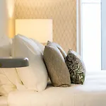 Lisbon Luxury Retreat! 2 Suites, Balcony & Views!!