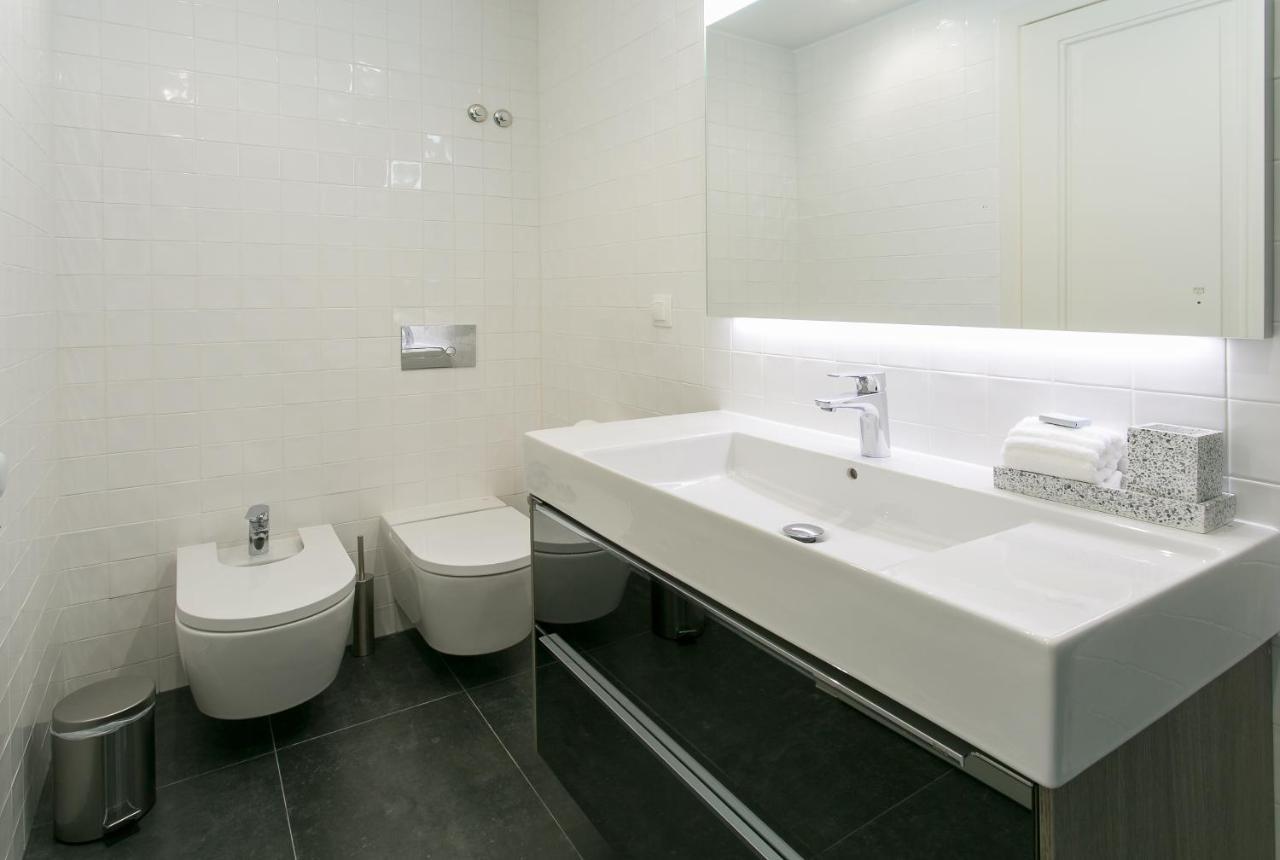 Luxury Retreat! 2 Suites, Balcony & Views!! Appartement *