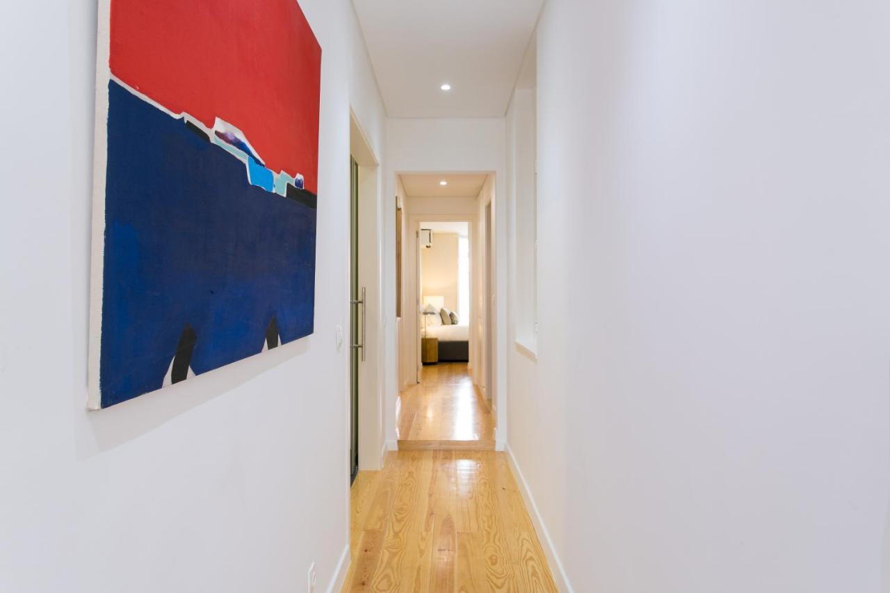 Luxury Retreat! 2 Suites, Balcony & Views!! Appartement
